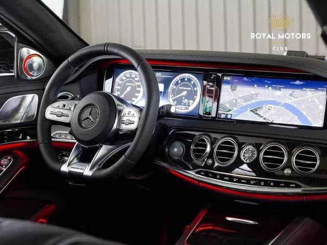 全新梅赛德斯奔驰S级 S63 AMG，顶级高性能轿车