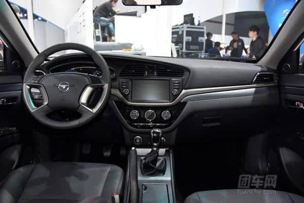 海马M6全解析 微型车的价格!中级车的选择!