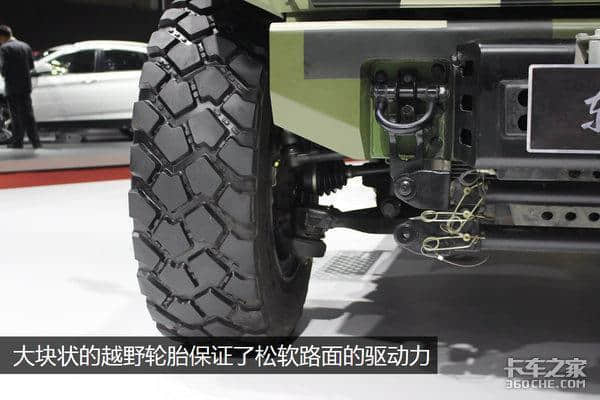涉水1.5米、轮胎自动充气、防空武装 东风猛士军车秀“肌肉”