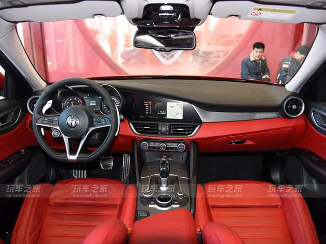 阿尔法罗密欧Giulia 2.0T中国售价33.08万元起