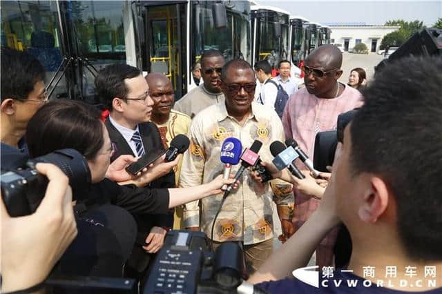 200辆海外大单！厦门金旅客车正式交付西非国家塞拉利昂
