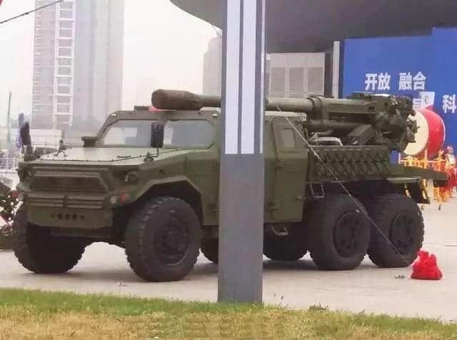 多种细节改进后，中国猛士军车超过美军悍马，第三代越野车的巅峰