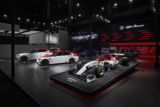 阿尔法·罗密欧F1 Tributo全球纪念版车型成都车展中国首发