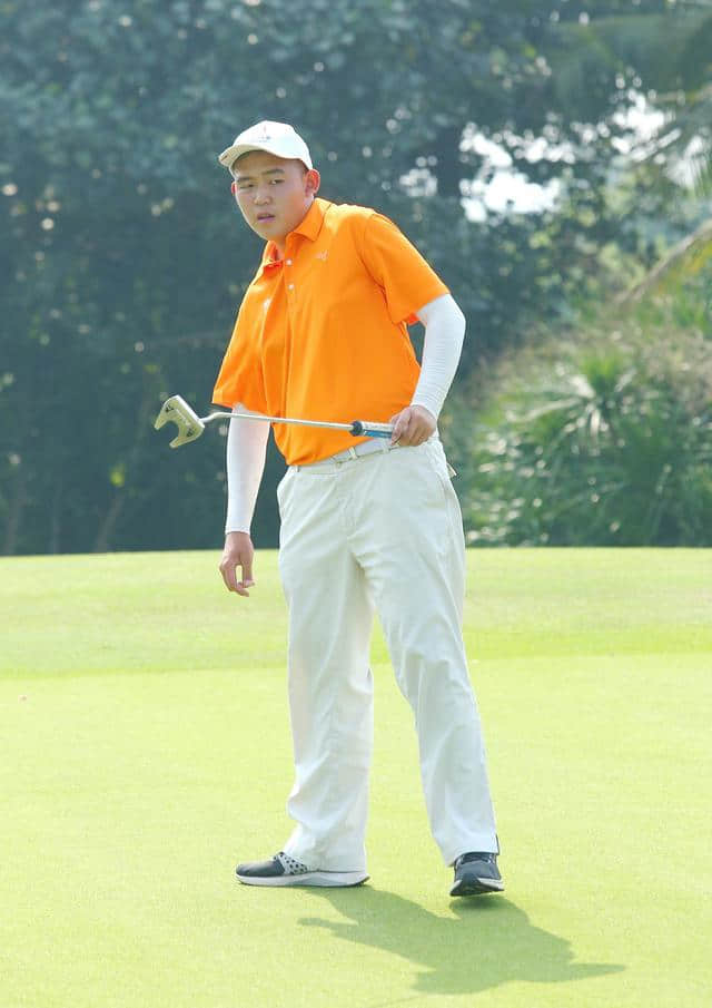 海南高尔夫公开赛业余赛首轮 陈顾新、卓天伟并列领跑