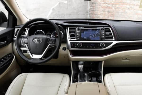 丰田汉兰达2018全新款 定位国产7座SUV 搭载2.0T发动机系统