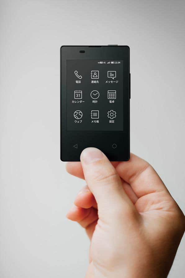 信用卡大小的迷你触屏手机发布：仅47克重、可用4G网络