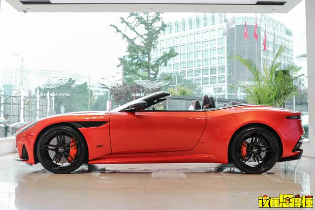 绝美英伦范——阿斯顿马丁DBS Superleggera Volante