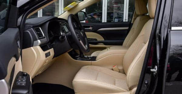 2018款丰田汉兰达上市，配置进行升级，售价23.98万起