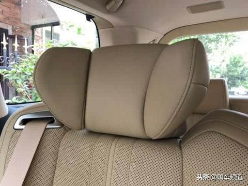 2019款丰田埃尔法提车感受，白色外观很大气，座椅通风加热还不错