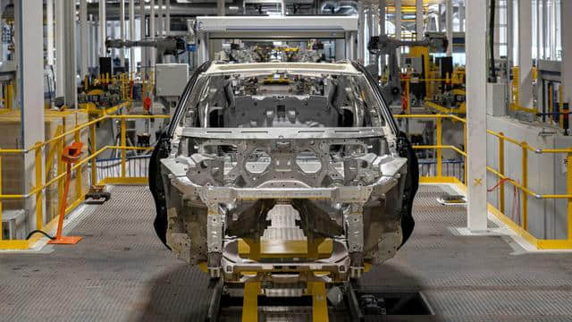 阿斯顿马丁首款SUV DBX已开始生产，将于9月正式发布