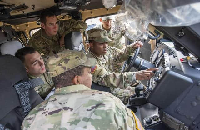 “悍马”时代即将终结，美国陆军开始装备新一代越野车