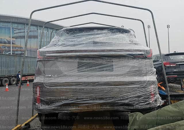 2019上海车展探馆：汉腾中型SUV——X8